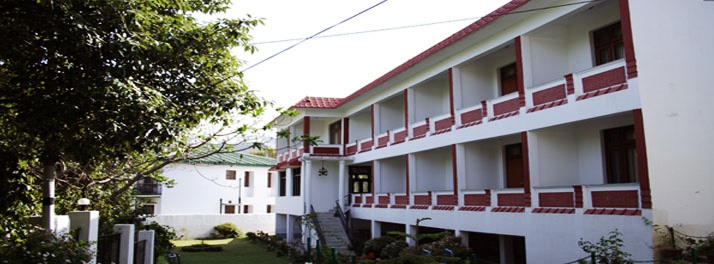 Hotel Maya Regency - Bhimtal 01.jpg